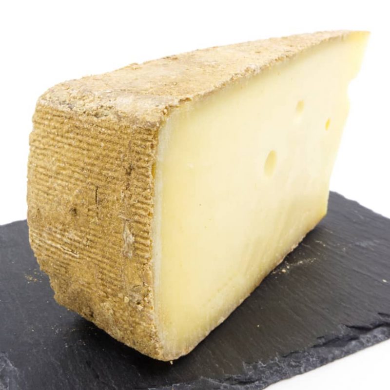 Lechtaler Bergkäse würzig | 100% Heu und kräuterreiche Magerwiese | Lechtaler Naturkäserei in Tirol | 100% Heumilch | 45% F.i.T. Feedbild.